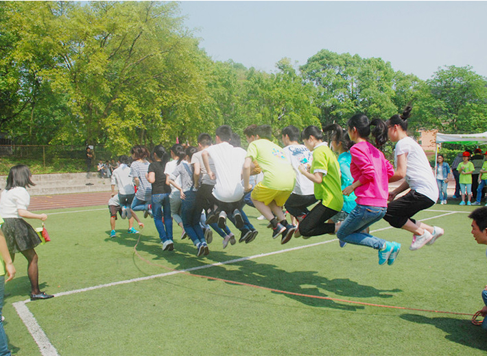 重庆青年职业技术学院跳绳练习
