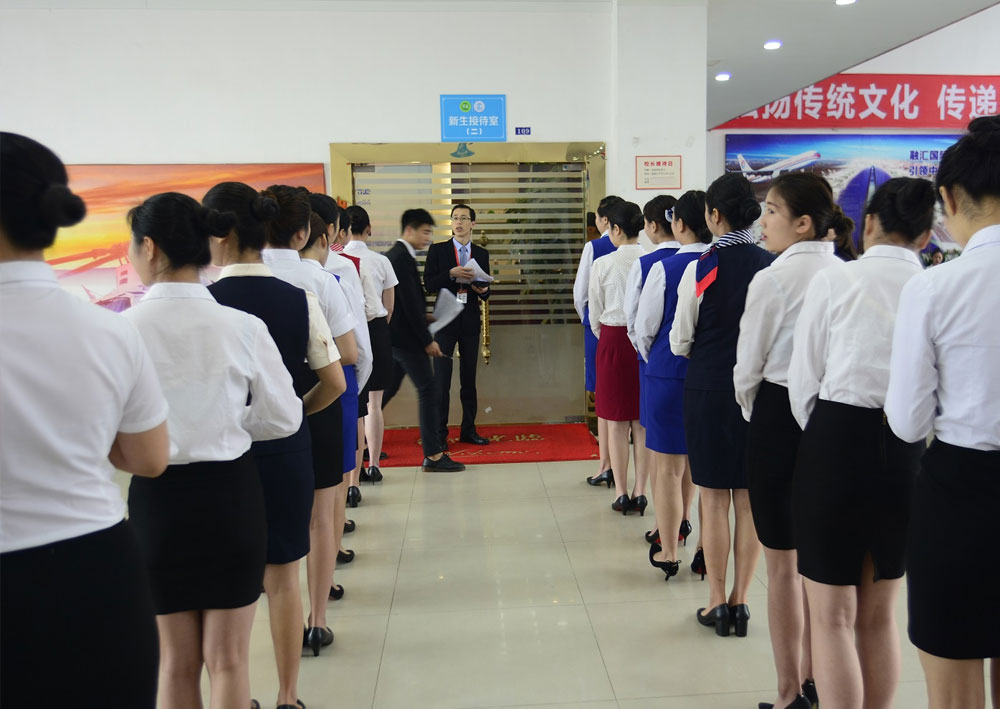 桂林航空有限公司招聘会在我校举行
