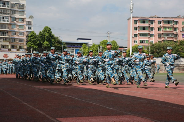 学生军训