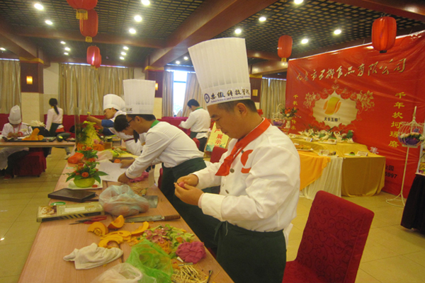 攀枝花学生来成都求学，职高招烹饪专业的学生吗?