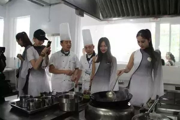 四川省旅游学校烹饪专业