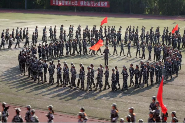 2018年四川城市技师学院军事拓展训练结业典礼