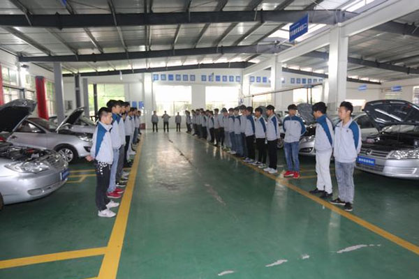 重庆市永川职业教育中心汽车制造与检修专业