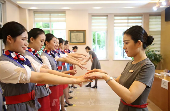 华为慧通商务有限公司莅临我校进行国际会议中心接待员专场招聘