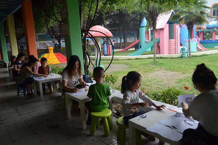 四川师范幼师学院就业高吗，四川师范幼师学院是中专吗