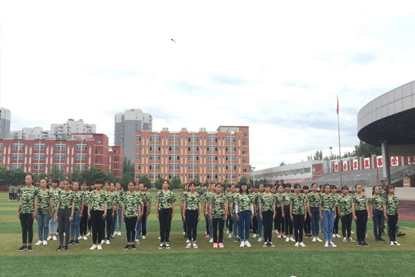 西昌现代职业技术学校2018级新生军训开始