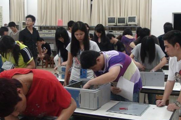 云南工商学院内计算机科学与技术