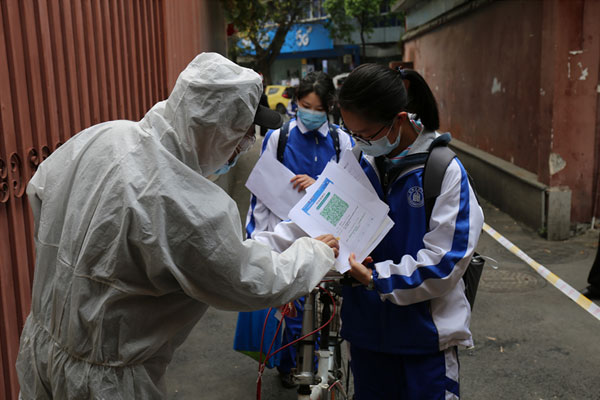 成都石室中学文庙校区高二年级师生返校复课