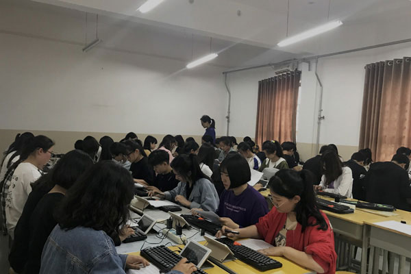 贵州省贵阳市经贸职业学校会计电算化专业