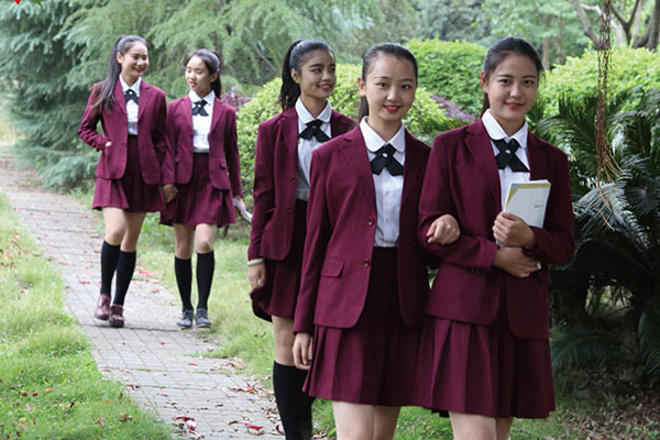 重庆市女子职业高级中学美容美发专业
