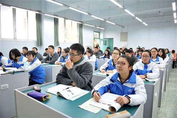 成都女生高中毕业学护理有哪些学校