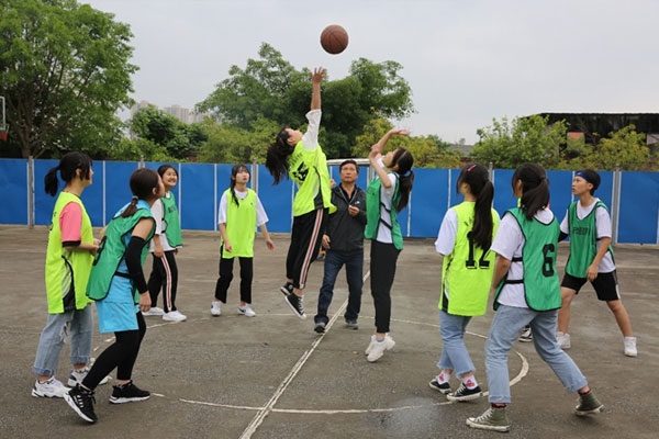 重庆市医药学校2019年班级篮球比赛