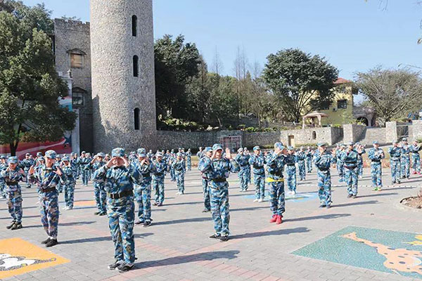 重庆渝中高级职业学校学生奖学助学政策