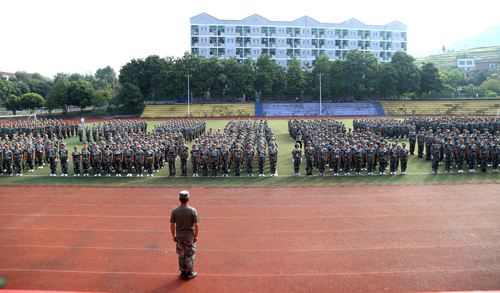 重庆市医药经贸学校收费政策|奖学金以及助学金设置