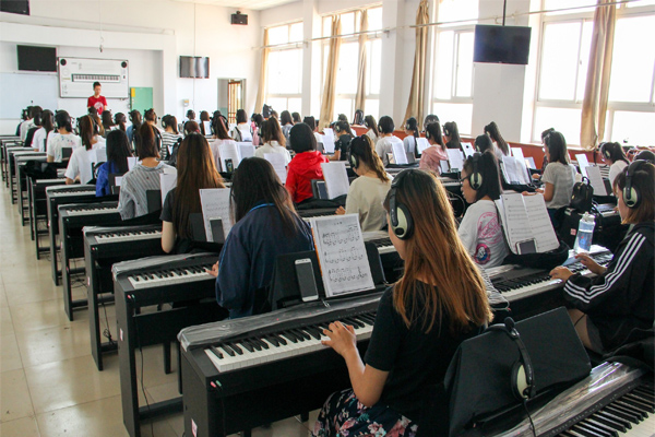 成都全国小学教育学校