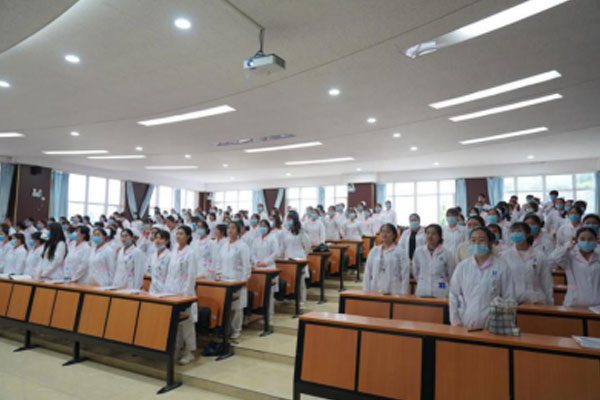 雨中开学！贵州护理职业技术学院喜迎第三批学生返校！