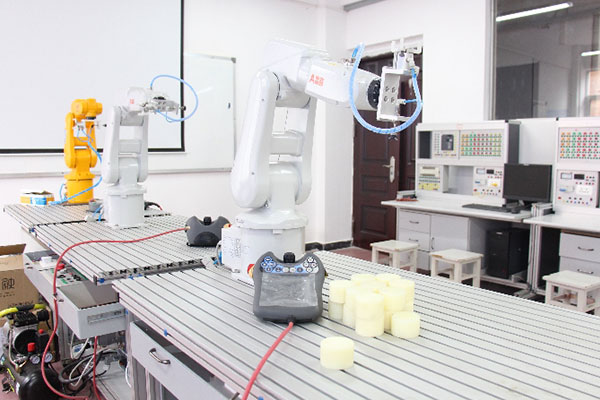 云南省电子信息高级技工学校工业机器人应用与维护专业
