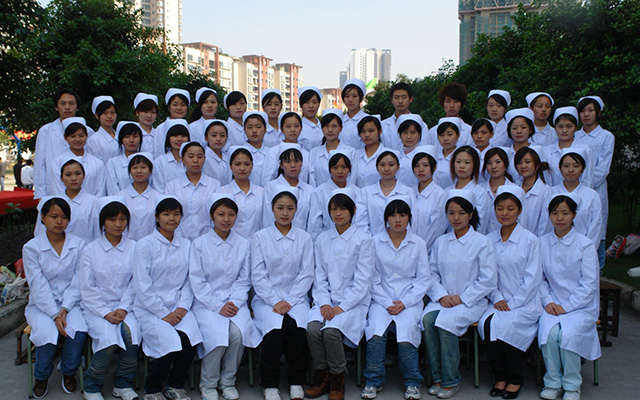 四川省人民医院护士学校管理如何，环境怎么样？