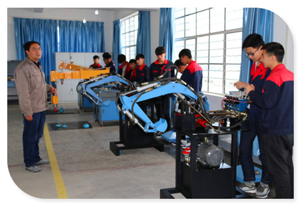 云南铜业高级技工学校机械设备装配与自动控制专业