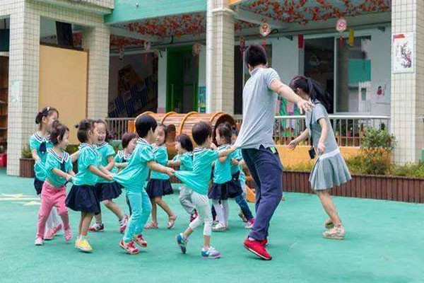 成都男生学幼师怎么样