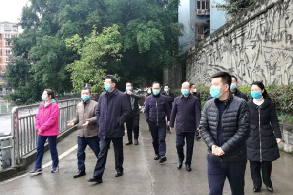 区委、区政府领导一行到重庆七中检查工作