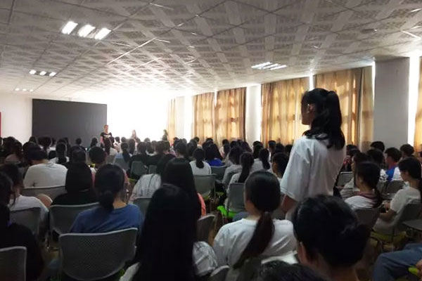 贵州省贵阳市经贸职业学校新学期第一次团员大会顺利举行